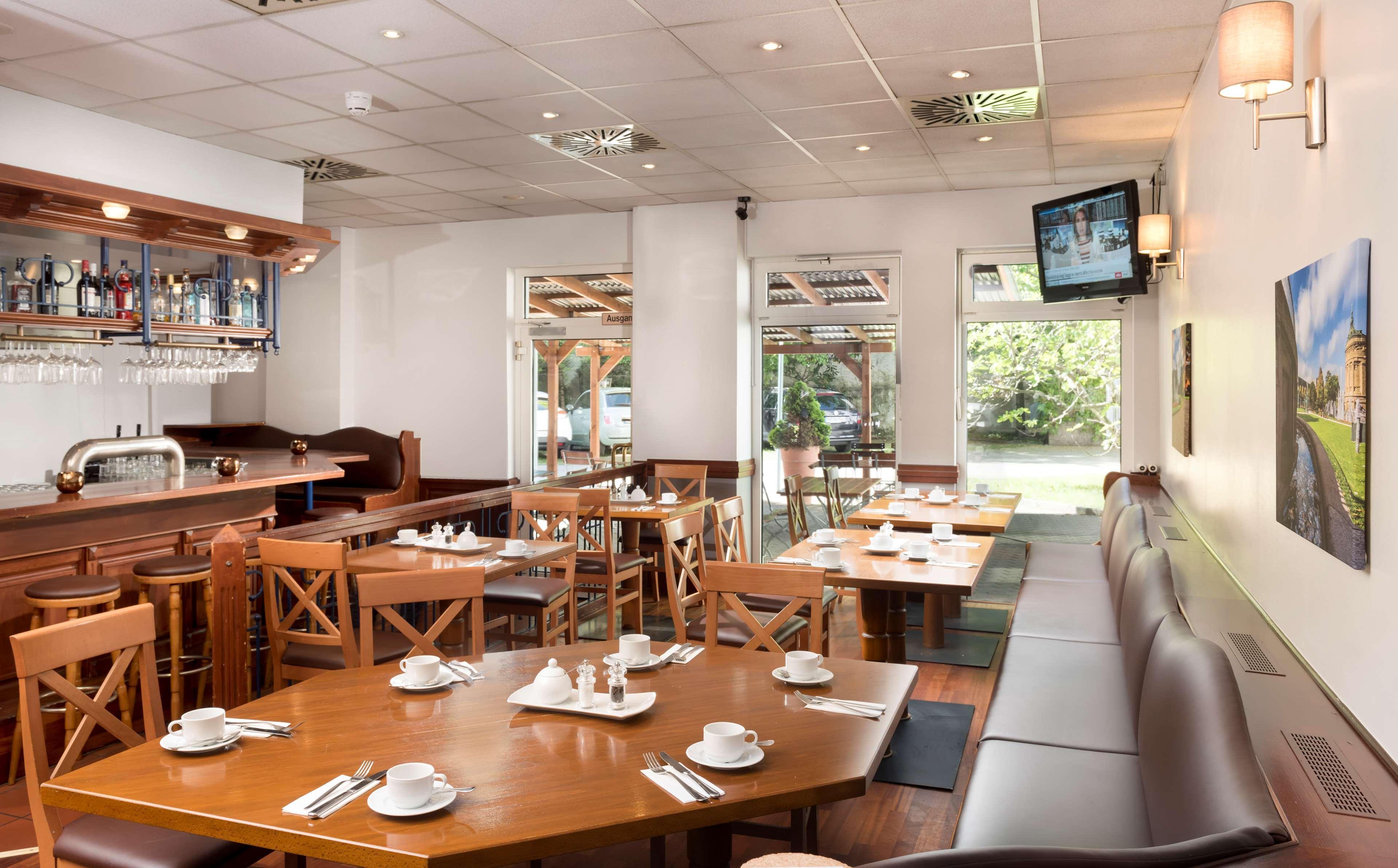 B&B Hotel Mannheim-City Restaurant foto